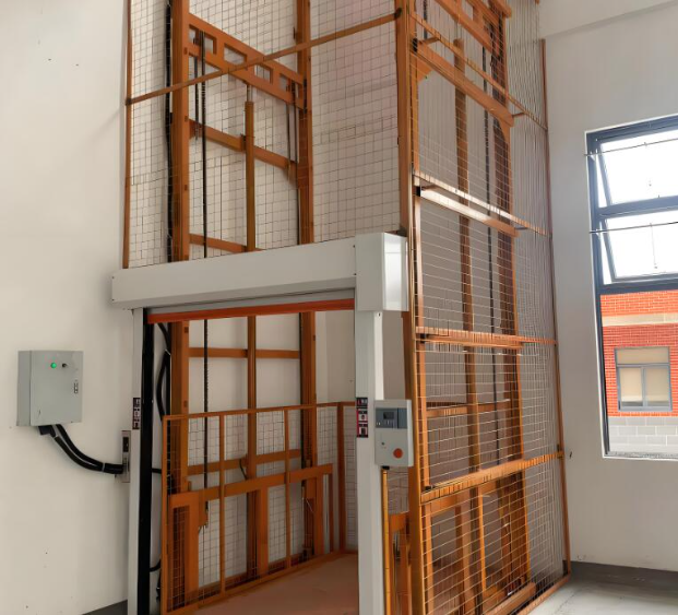 靖宇升降货梯是特种设备码